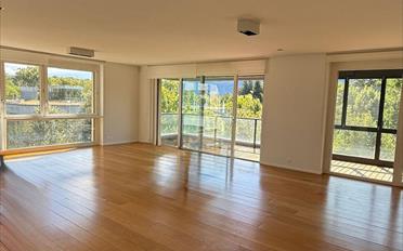 Apartment 5 rooms - image - 2