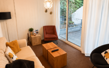 Residential building 15.5 rooms - image - 3