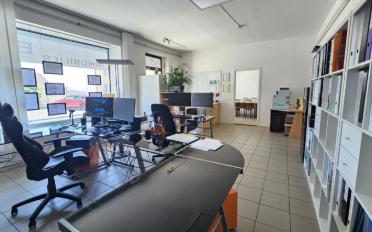 Bureau 5 pièces - image - 2