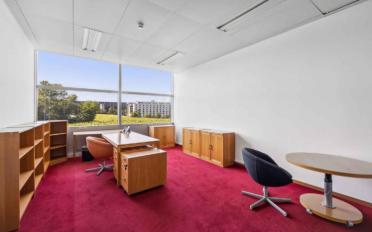 Office - image - 4