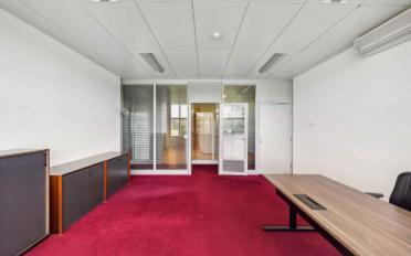 Office - image - 8