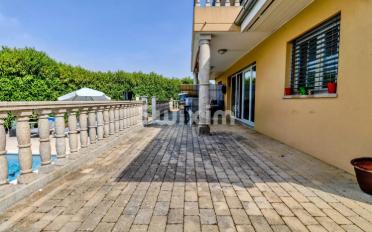 Villa 7.5 pièces - image - 3