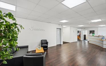 Office - image - 4