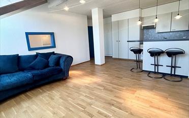 Office - image - 1