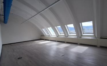 Office - image - 4