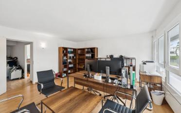 Bureau - image - 8