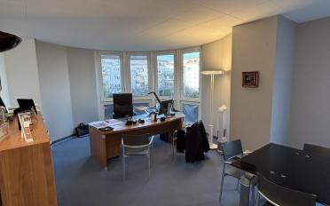 Bureau - image - 1