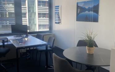 Office - image - 4