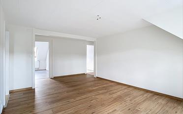 Apartment 4 rooms - image - 4