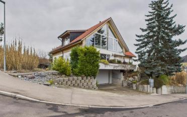 Einfamilienhaus 10.5 Zimmer - image - 1