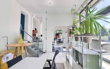 Office - image - 1