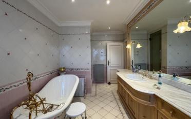 Apartment 8 rooms - image - 5