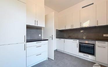 Apartment 4 rooms - image - 3