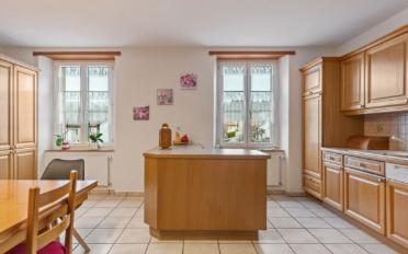Reihenfamilienhaus 7.5 Zimmer - image - 4