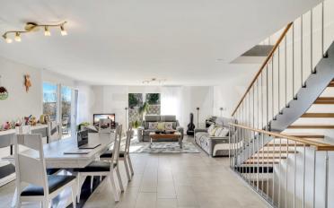 Bifamiliar house - image - 3