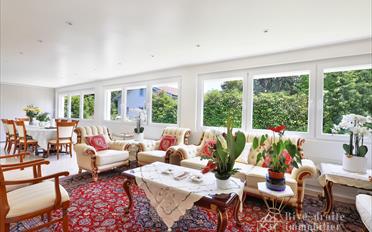 Villa - image - 1