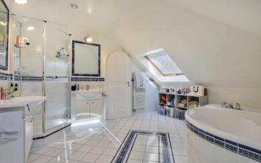 Villa 7.5 Zimmer - image - 8