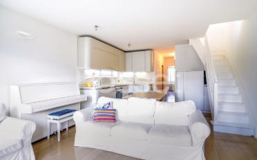 Apartment 4 rooms - image - 2