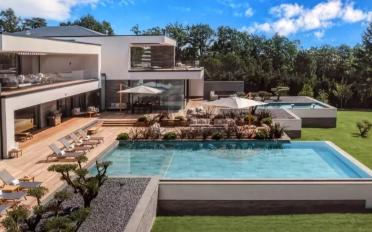Villa 20 Zimmer - image - 1