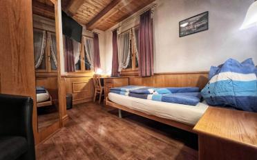 Hotel 20 rooms - image - 2