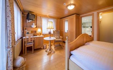 Hotel - image - 7