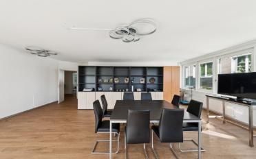 Office - image - 11