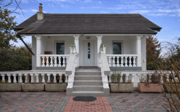 Bachelor flat - image - 5