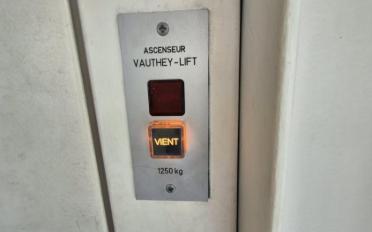 Office - image - 11