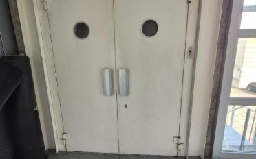 Office - image - 9