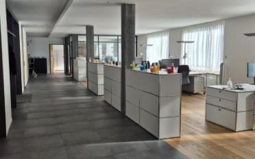 Office - image - 4