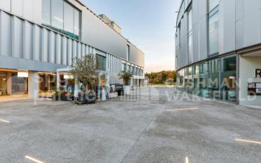Office - image - 1