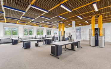 Office - image - 4