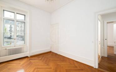 Office - image - 10
