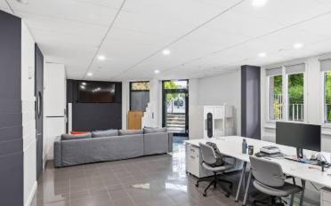 Office - image - 4