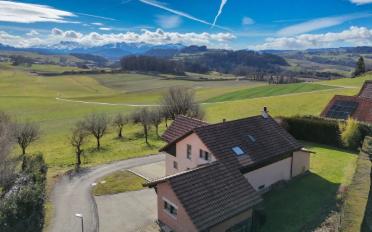Einfamilienhaus 7.5 Zimmer - image - 1