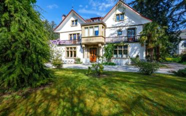 Maison 10.5 pièces - image - 3