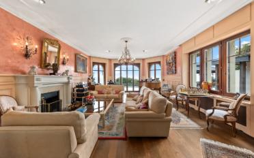 Villa 20 Zimmer - image - 2