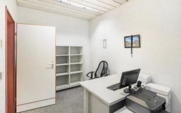 Commercial - image - 8