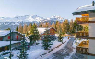 Residential building 11 rooms - image - 1