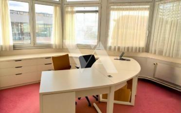 Office - image - 5