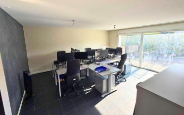 Bureau 2.5 pièces - image - 1