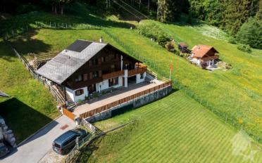Chalet 8.5 pièces - image - 1