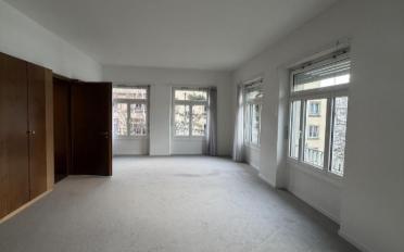 Bureau 8 pièces - image - 1