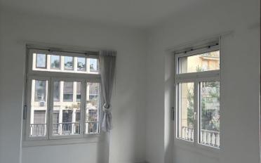 Bureau 8 pièces - image - 2