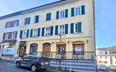Mixed use property - image - 2