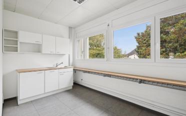 Office - image - 12