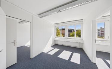 Office - image - 4