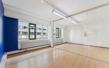 Office - image - 4