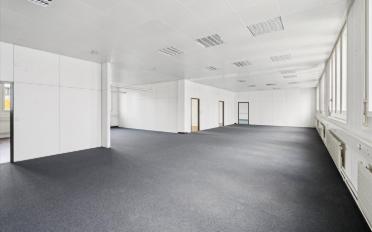 Commercial - image - 4