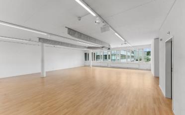Office - image - 4